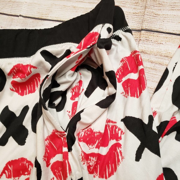 XOXO Lips Black Red White soft Unisex Pajama XL - Picture 3 of 4
